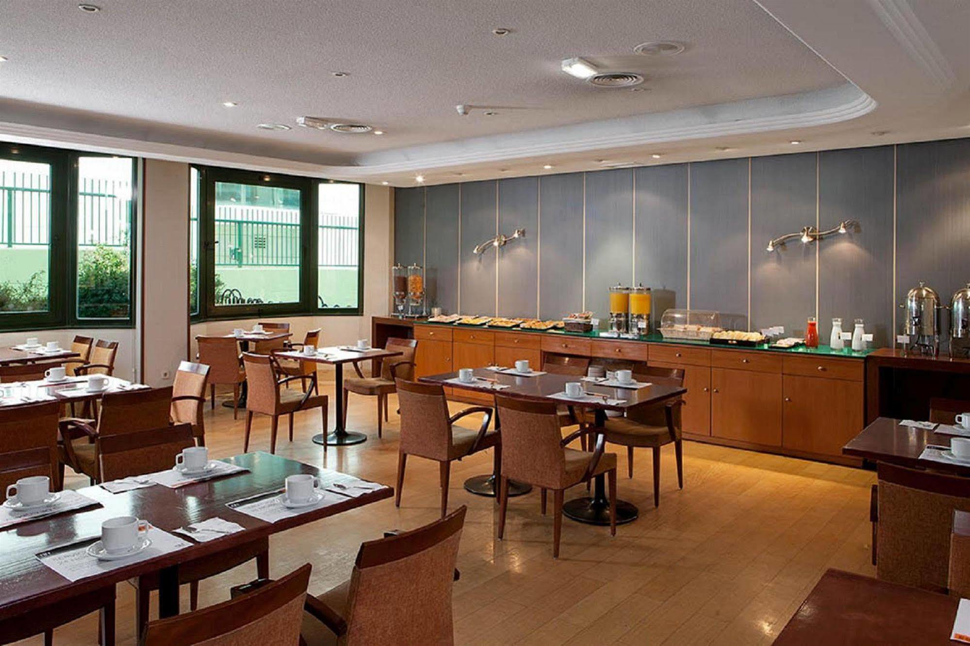 Apartamentos Th Las Rozas Restaurant billede
